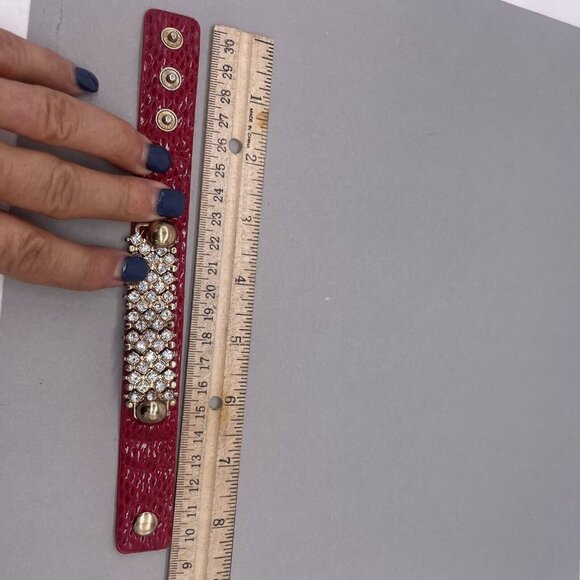 Yik Fung Red Embossed Leather Crystal Wrap Bracelet Gold Tone Snap Closure - Picture 3 of 3